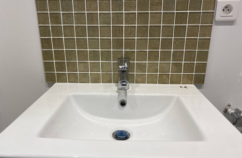 Saint-Louis House | Petite maison-House-Comfort-Wet room-Street View