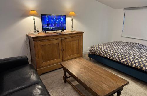 Lavacourt Apartment | Petite maison indépendante avec parking