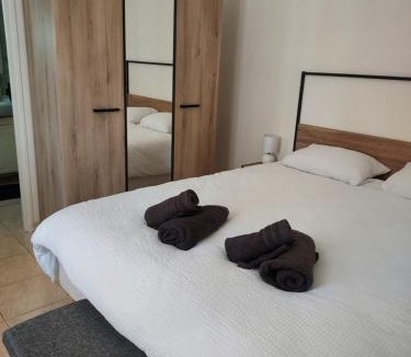 Lavardac Apartment | petite maison lavardac