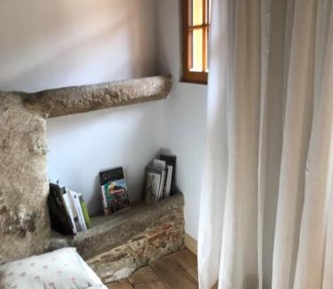 Parthenay Apartment | Petite Maison médiévale