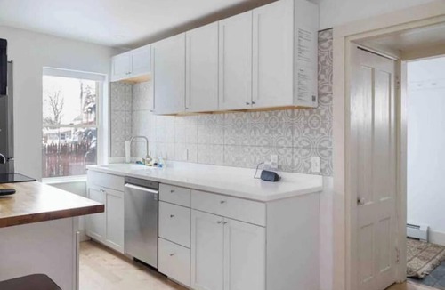 Old North End Apartment | Petite+Perfect Modern Pad: parking+laundry+yard
