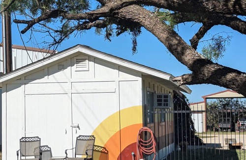 Potosi House | Petite Retreat - Pet Friendly for 1 Pet Only