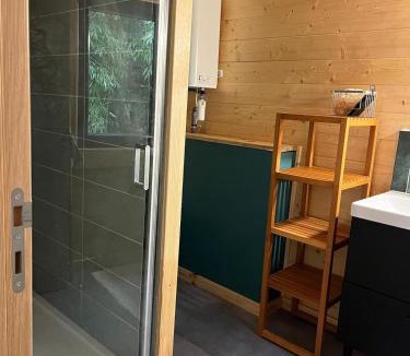 Montbazin House | Petite villa en bois