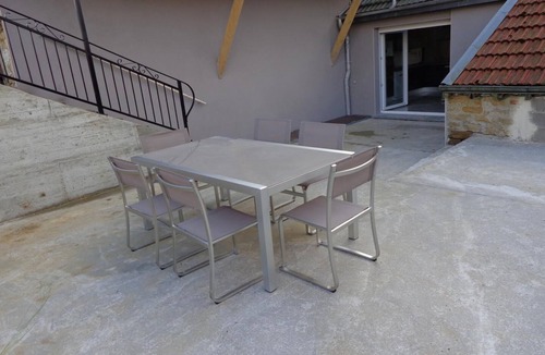 Puilly-et-Charbeaux House | Petites Fleurs DES Champs