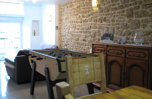 Puilly-et-Charbeaux House | Petites Fleurs DES Champs