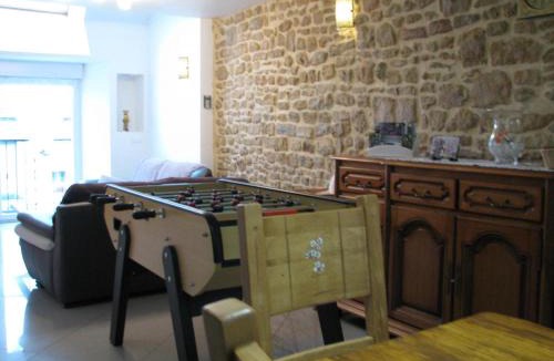 Puilly-et-Charbeaux House | Petites fleurs des champs