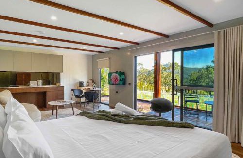 Broke Villa | Petra at Cael's Gate