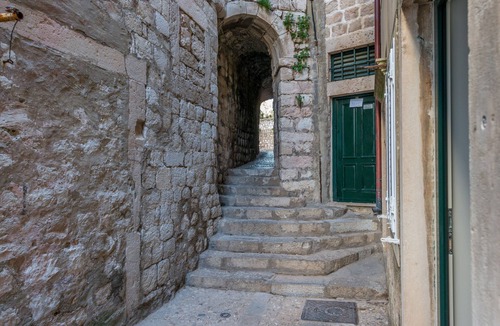 Dubrovnik Old Town Apartment | Petra design apartment Dubrovnik; FREE wireless internet and breakfast!