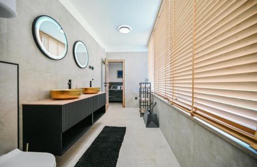 Veprinac Apartment | Petra Hills Majestic
