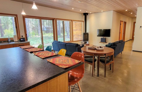 Mazama Cabin | Petrichor - Mazama Modern Cabin