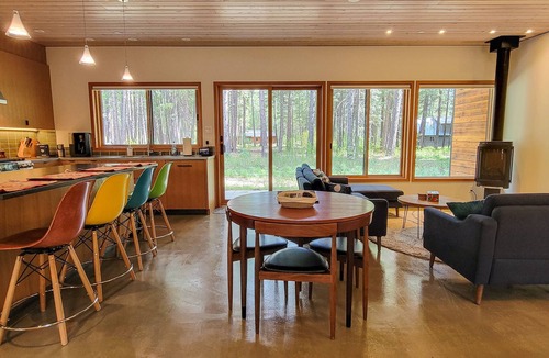 Mazama Cabin | Petrichor - Mazama Modern Cabin