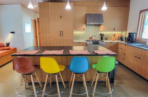 Mazama Cabin | Petrichor - Mazama Modern Cabin