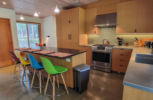 Mazama Cabin | Petrichor - Mazama Modern Cabin