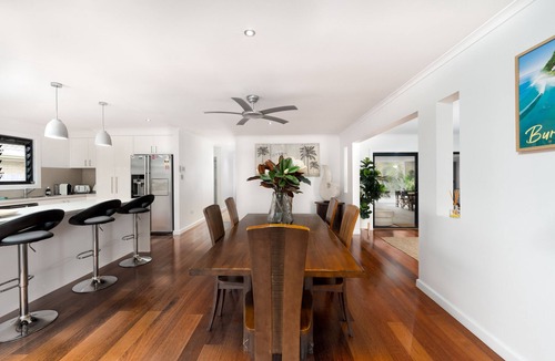 Burleigh Waters House | Pets Allowed Burleigh Beach Pad