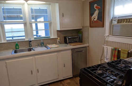 Atlantic House | Pets Allowed Waterfront Rental Home On Core Sound