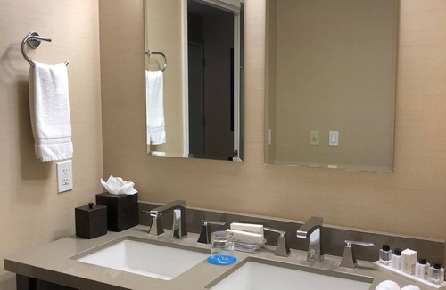 Cupertino Hotel | Pets are Allowed HERE! 2 Comfortable Units, Onsite Swimming Pool, Free Parking