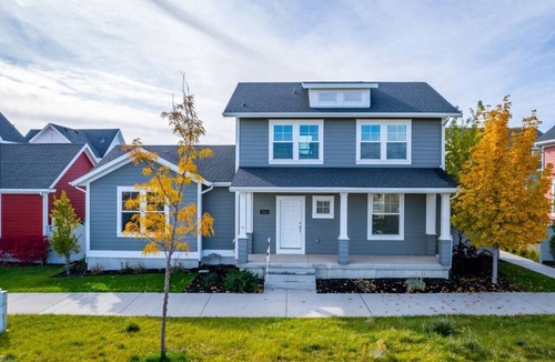 Daybreak House | PETS | Long Stays | Daybreak Community