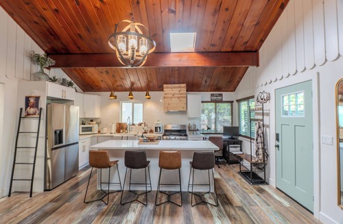 Crestline Cabin | Pets OK, NEW SPA, Deck, Fire Pit, 3 Min to Lake