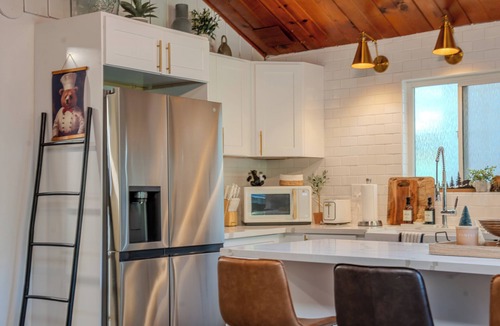 Crestline Cabin | Pets OK, NEW SPA, Deck, Fire Pit, 3 Min to Lake