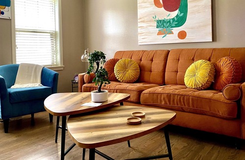 West Plaza Condo | Pets Welcome! 2Q Beds! 5Min Walk to Plaza