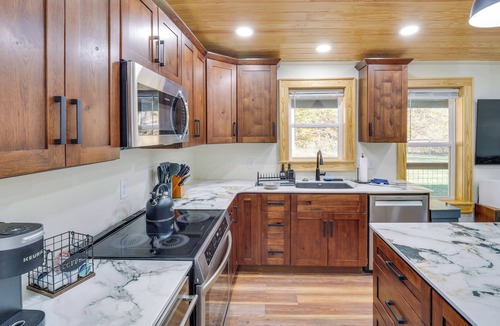 Hickman House | Pets Welcome! Quiet Couple’s Retreat in Lyles