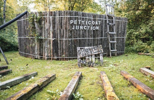 Town of Sempronius Cabin | Petticoat Junction at Turn Back Time