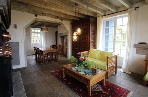 Saint-Sulpice-les-Feuilles House | Peuchaud by Interhome