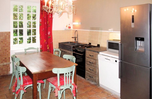 Saint-Sulpice-les-Feuilles House | Peuchaud by Interhome