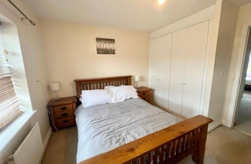 Hook House | Pex Residence: 5-Bedroom Home in Hook