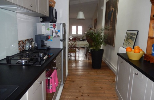 Hotel de Ville - Quinconces Apartment | Pey Berland: Spacious apartment in an old townhouse