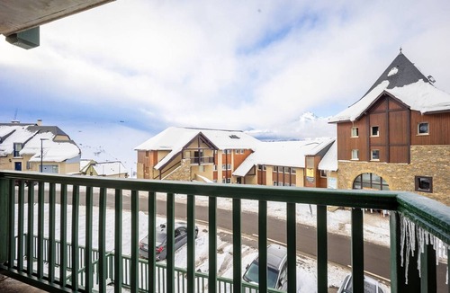 Germ Apartment | Peyragudes: Appartement 8 pers avec Piscine, Balcon, Proche Pistes, Parking Gratuit