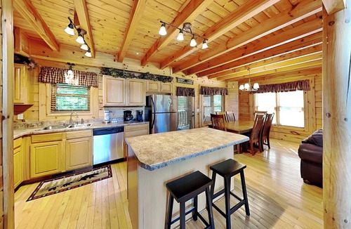 Gatlinburg Cabin | Peyton's Hideaway | Pet Friendly, Hot Tub!