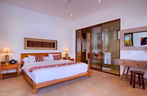 Keramas Villa | Phalosa Beach Front 5 BR Private Pool Villa
