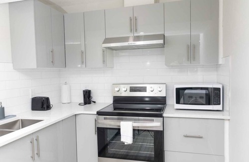 Regina House | Pharezy LuxenModern 1-Bedroom. Perfect for you.