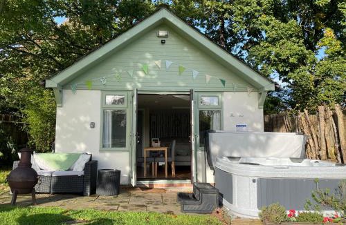 Wimborne House | Pheasant Lodge