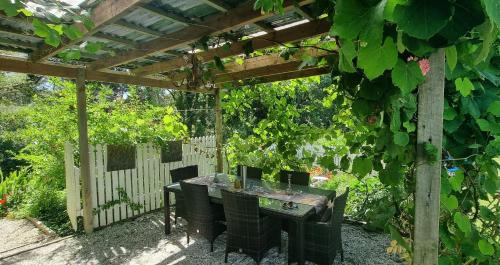 Paparoa Bed & Breakfast | Pheasant Lodge