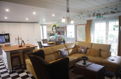 Paparoa Bed & Breakfast | Pheasant Lodge