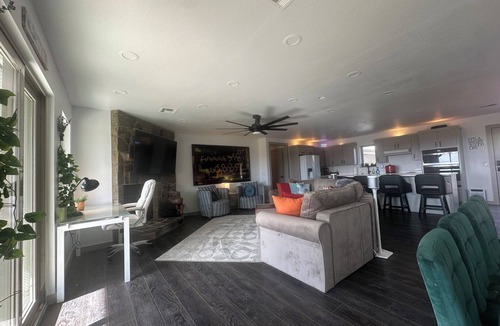 Porum House | Phenomenal Lakeview -Private 36 Acre Retreat w2 Boat Slips-Duchess Creek Estates