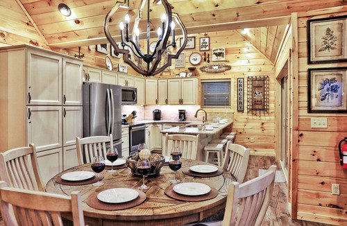 Chalet Village North Cabin | PHENOMENAL Luxury View Cabin! HUGE game room! 4 decks! 5 fireplaces! Hot Tub!