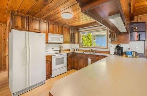 Agate House | Phenomenal Sunsets, Wild Orca & Private Beach