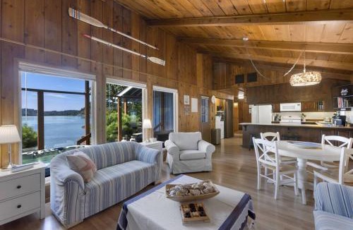 Agate House | Phenomenal Sunsets Wild Orca Private Beach