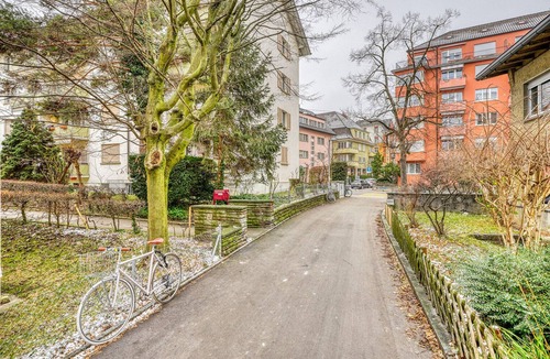 Alt-Wiedikon Apartment | Phenomenal Wiedikon Studio w/Shared W/D, 2 Min to Market, by Blueground