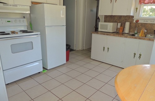 Charlestown Hotel | Phil & Anns Sunset Motel