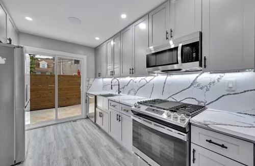 Newbold House | Phillies Games @ Citizen Park, Skyline View Stay