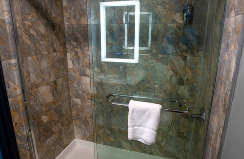 West Philadelphia Hotel | Philly Inn & Suites