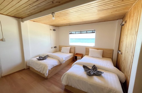 Bira Hostel | Phinisi Hostel Bira