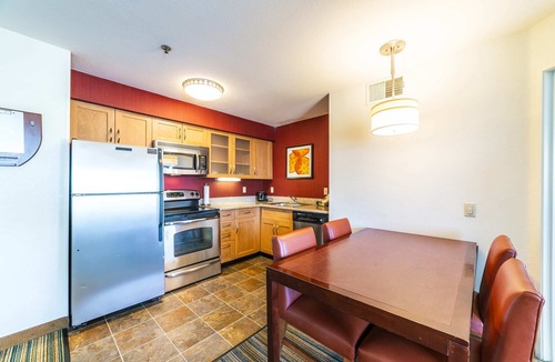North Mountain Apartment | Phoenix 2bd Queen Beds