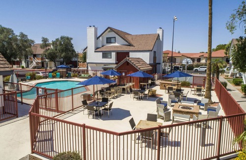 North Mountain Apartment | Phoenix 2bd Queen Beds
