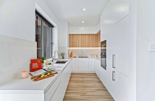 Elizabeth Bay Apartment | Phoenix Apartment at Palm View Collective