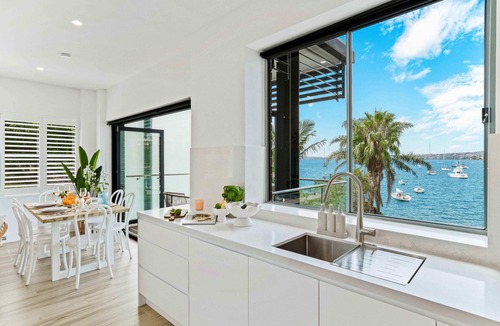 Elizabeth Bay Apartment | Phoenix Apartment at Palm View Collective